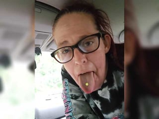 Webcam Belle - cocosweetsleekshaft redhead vixen she takes her sexy lingerie set off and even rubs her shaved pussy to taste her own love juices online