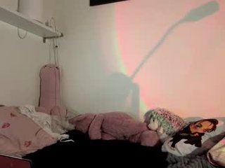 Webcam Belle - tawannaaddair nude cam bitch enjoys hard live sex on camera