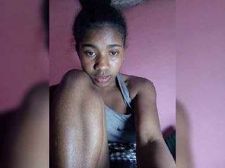 Webcam Belle - melanied ebony cam girl offers me her ass online