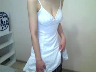 Webcam Belle - kate_moooss cam girl showing big tits and big ass