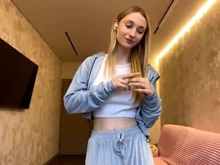 Webcam Belle - velvethonerkamp big tits teen cam babe gets her first taste and feel of hard cock