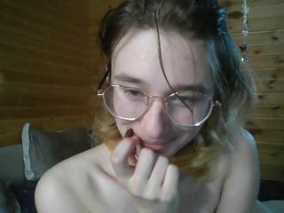Webcam Belle - silvadevil brunette teen cam babe plays with her tight asshole