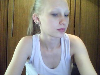 Webcam Belle - sladkie002 slim cam babe is glad to offer her cunt for dirty live sex