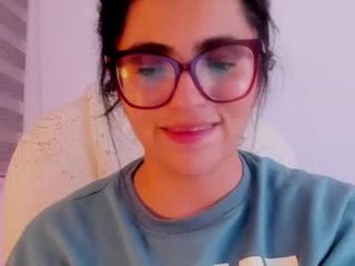 Webcam Belle - ameliee_moon1 cam girl showing big tits and big ass