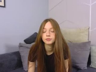Webcam Belle - cherrymira cam babe with small tits wants dirty live sex