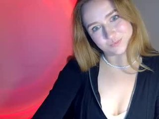 Webcam Belle - lulu_baby1 blonde cam girl with big boobs teaching how to have sex