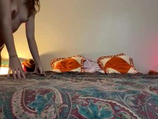 Webcam Belle - dirkdigglerrollergirl cumshow with beautiful webcam couple online