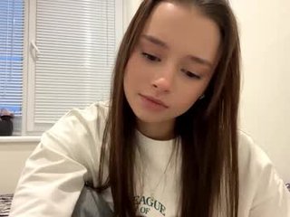 Webcam Belle - hoaarisa nude cam bitch enjoys hard live sex on camera