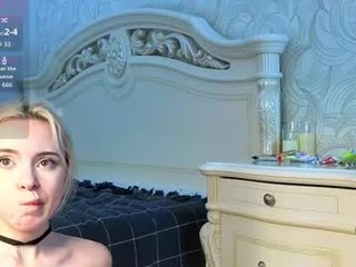 Webcam Belle - kuromya cam babe enjoys the best massage in her life