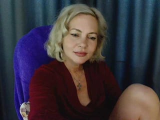 Webcam Belle - verafisher russian cam girl fingers her hot shaved pussy online