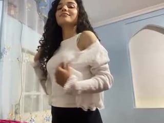 Webcam Belle - glendarobinson teen cam babe wants to be fucked online as hard as possible