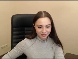 Webcam Belle - milllie_brown deutsch teen cam babe plays with her soaked hole