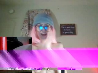 Webcam Belle - rosiebunnyxxx horny cam babe with sexy little ass gets spread by dildo