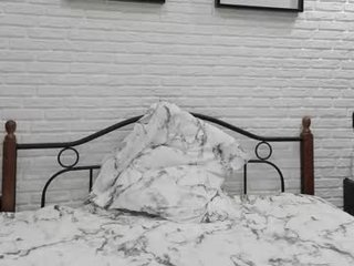 Webcam Belle - alllura cam babe wants her pussy fucked hard on camera