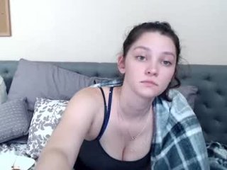 Webcam Belle - rowanswolves cam milf masturbates her tight wet snatch on camera