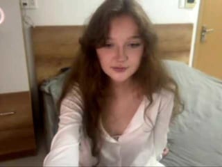 Webcam Belle - elawish cam girl loves her sweet pussy penetrated hard