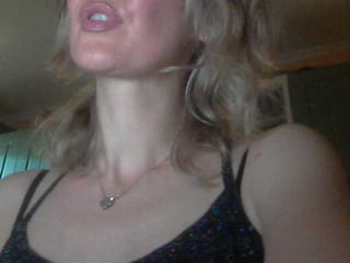 Webcam Belle - inxs-inxs cam girl loves her sweet pussy penetrated hard