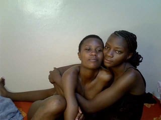Webcam Belle - blushbabes ebony brunette cam girl enjoys getting her ass drilled