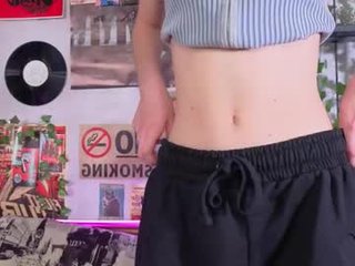 Webcam Belle - estrellafrankenstein big tits nude cam babe enjoys hard fucking