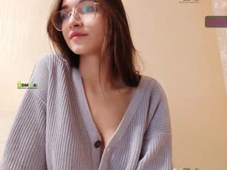 Webcam Belle - stephaweb big tits cam girl pleasing her bushy cunt with a dildo