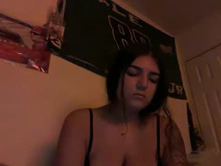 Webcam Belle - goddess_madii big tits live sex action in the chatroom