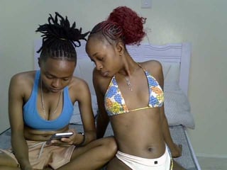 Webcam Belle - cozycouplevibes ebony brunette cam girl enjoys getting her ass drilled