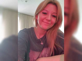 Webcam Belle - elise-sauvage cam girl loves her sweet pussy penetrated hard