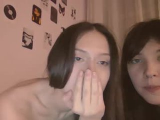 Webcam Belle - french_kissss elegant cam girl in a revealing bra online