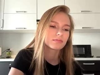 Webcam Belle - lourdeswaggoner depraved blonde cam girl presents her pussy drilled
