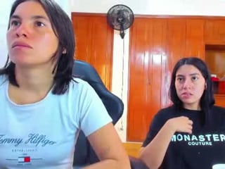 Webcam Belle - emily_and_soffy cam babe with small tits wants dirty live sex