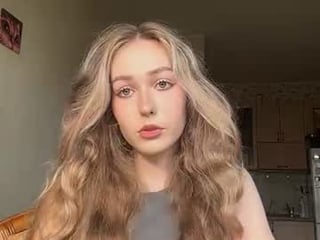 Webcam Belle - malissatyron cam girl gets her ass hard fucked by her partner