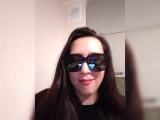 Webcam Belle - anestasi european cam babe offers her hairy pussy for live sex experiments