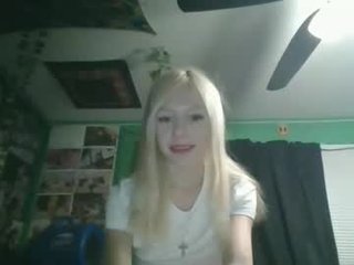 Webcam Belle - cutestcatforever sex cam with a horny cute cam girl that's also incredibly naughty