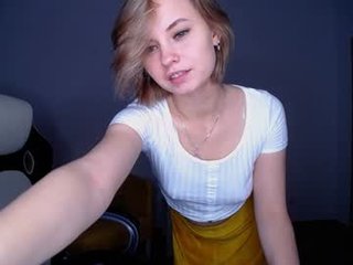 Webcam Belle - fantasymaria cam girl showing big fake tits, fetish and rough sex