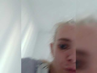 Webcam Belle - astahichalena blonde cam babe in the chatroom offers her holes for banging