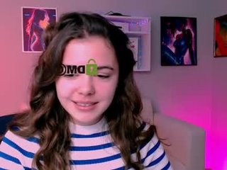 Webcam Belle - maddycats nude cam bitch enjoys hard live sex on camera