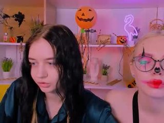 Webcam Belle - miki_ti teen cam girl plays with her tight pussy