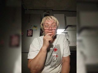 Webcam Belle - machenka1 european cam babe offers her hairy pussy for live sex experiments