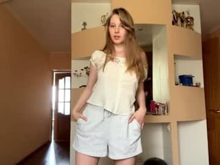 Webcam Belle - jenlauder depraved blonde cam girl presents her pussy drilled