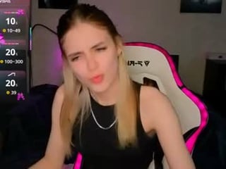 Webcam Belle - magic_bella cam babe with small tits offer their holes for dirty live sex