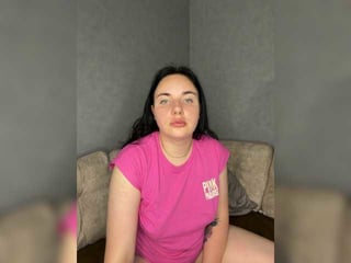 Webcam Belle - lizaluk cam girl loves her sweet pussy penetrated hard