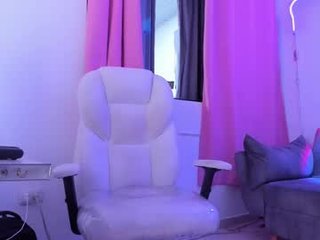 Webcam Belle - gaby_foox naked teen cam babe loves kiss, licked slits and pink clits on a sex cam