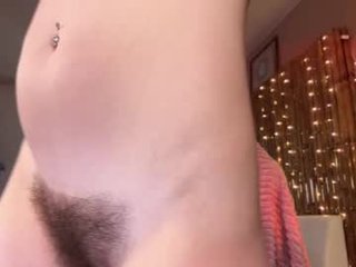 Webcam Belle - kannarizz cam babe with small tits wants dirty live sex