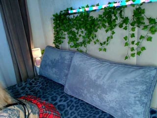 Webcam Belle - katerine-monroe brunette cam babe loves getting her cunt banged online
