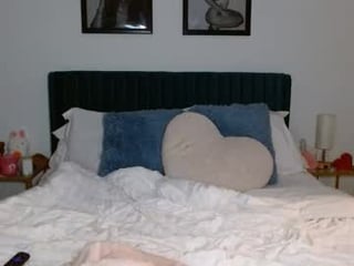 Webcam Belle - hazelfoxxx cam girl gets her ass hard fucked by her partner