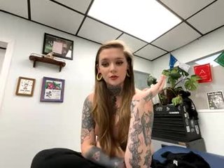 Webcam Belle - corpsechick blonde milf cam whore is really good in sucking and fucking