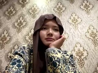 Webcam Belle - keeleylandrie cam girl likes using hot adult toys live on XXX cam