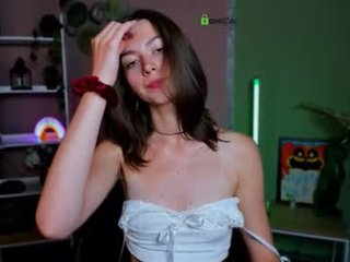 Webcam Belle - kitniss_dreamy cam girl with big ass presents hot live sex cum show