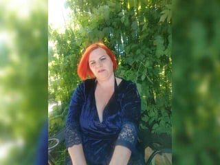 Webcam Belle - evgenia-2 european cam babe offers her hairy pussy for live sex experiments