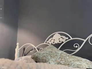 Webcam Belle - taste_for_love depraved blonde cam girl presents her pussy drilled